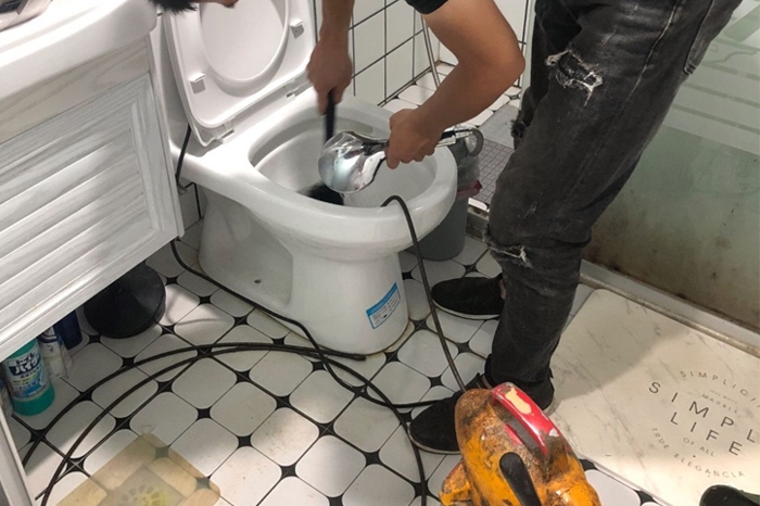 依兰疏通下水道