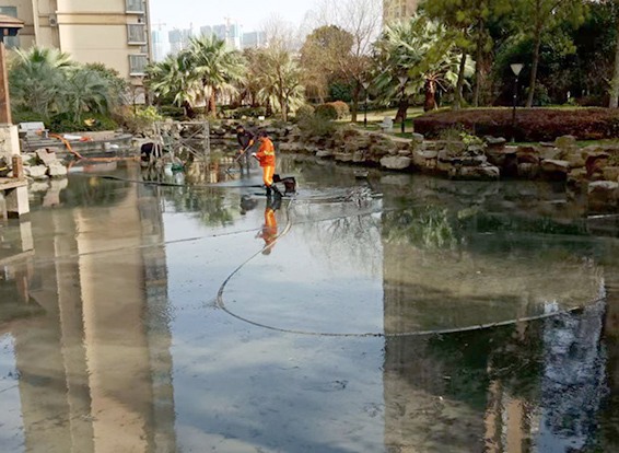 依兰景观池淤泥清理